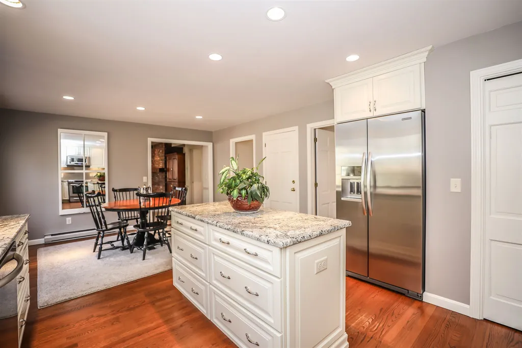 16 Winterberry Drive Amherst NH 03031