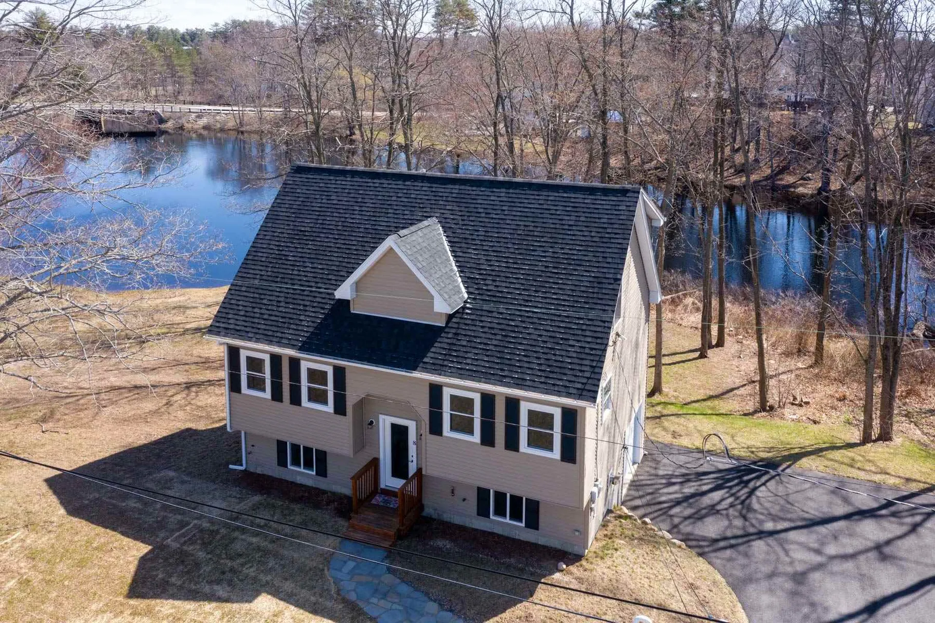 8 Cote Circle Raymond NH 03077