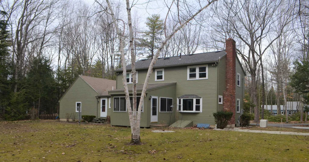 16 Jonathan Lane Bow NH 03304