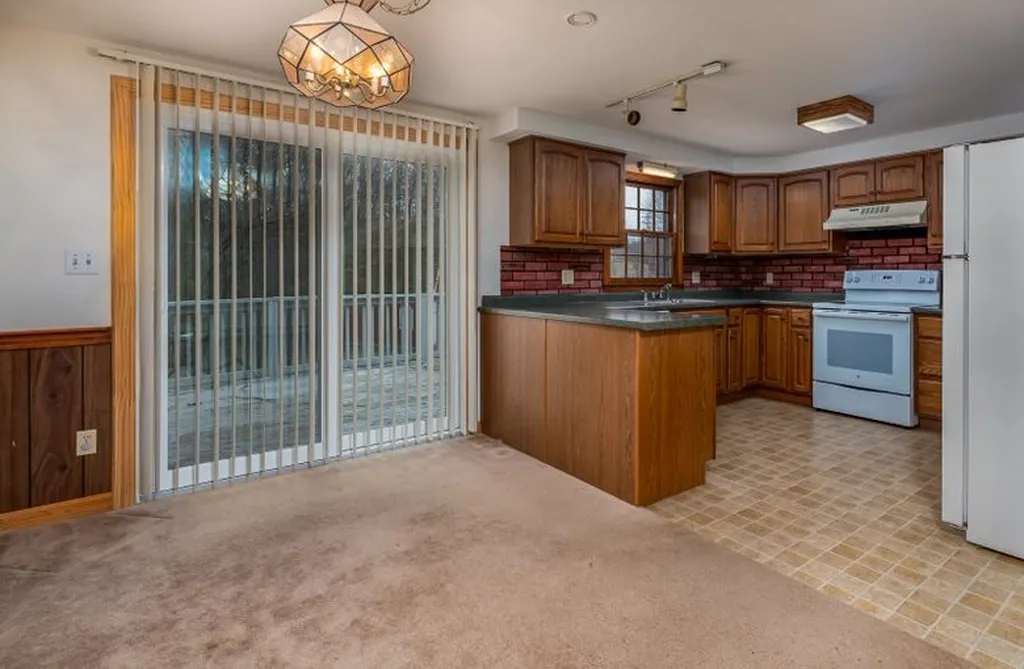 384 Salmon Falls Road Rochester NH 03868