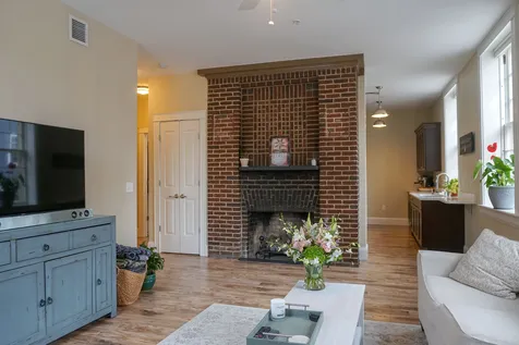 MLS: 4854609 MLS: 4854609