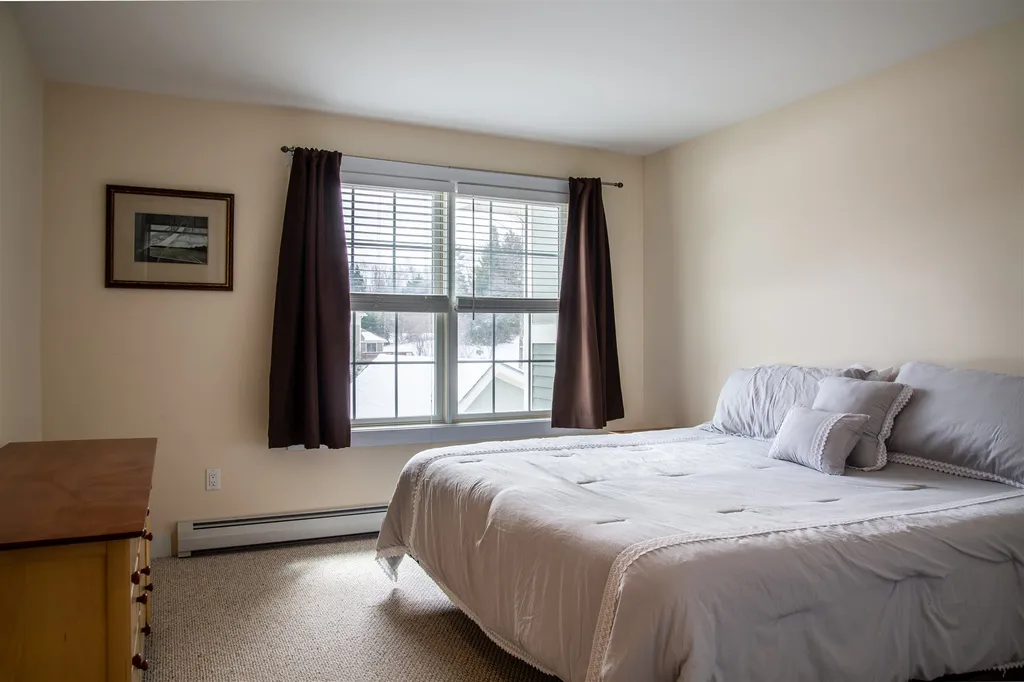 24 Amber Way Warren VT 05674