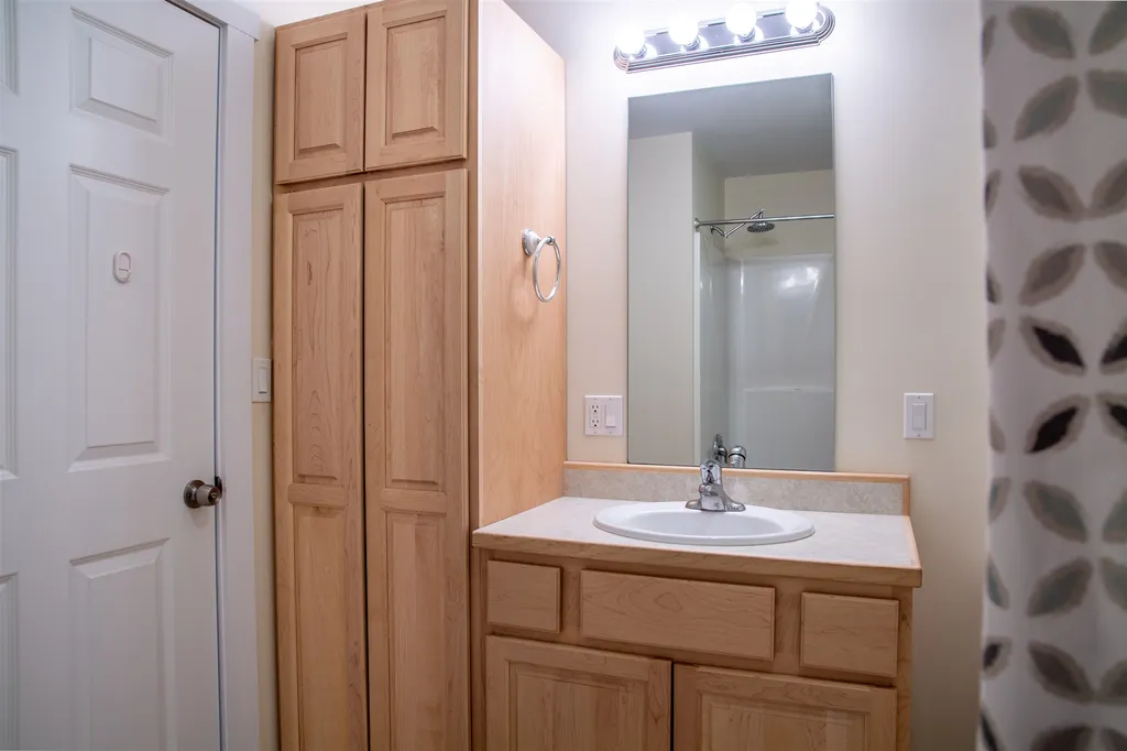 24 Amber Way Warren VT 05674