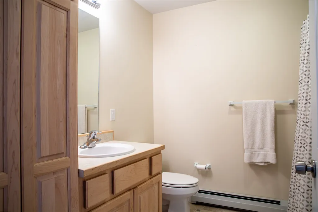 24 Amber Way Warren VT 05674