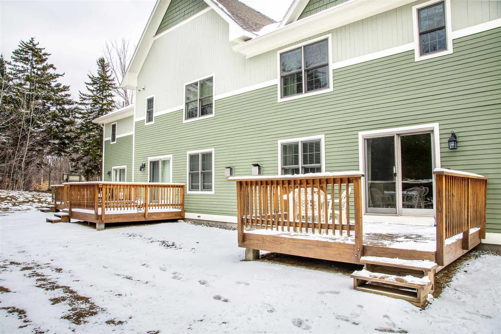 24 Amber Way Warren VT 05674