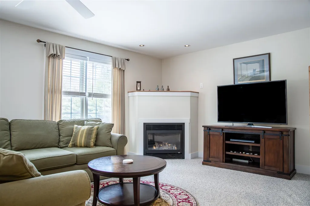 24 Amber Way Warren VT 05674