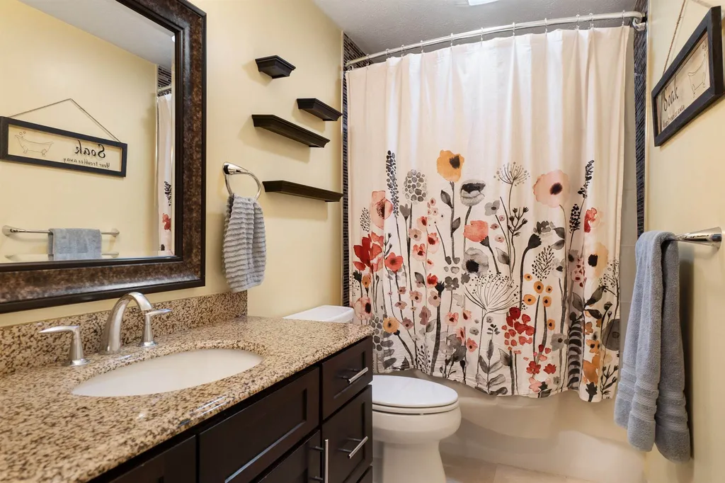7 Fenwick Street Nashua NH 03063