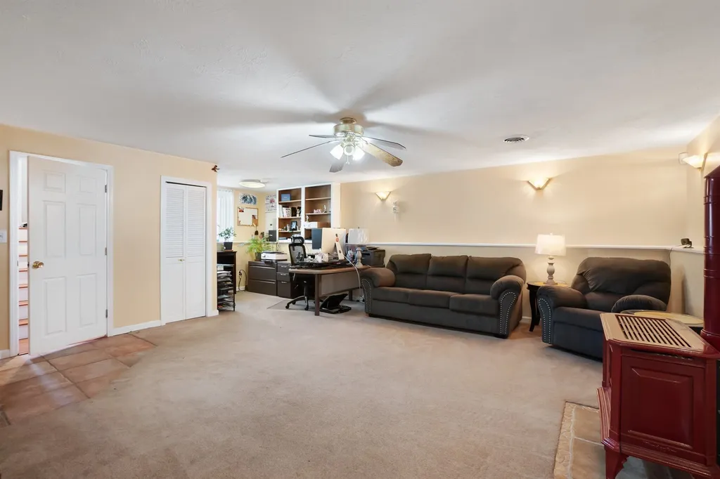 7 Fenwick Street Nashua NH 03063