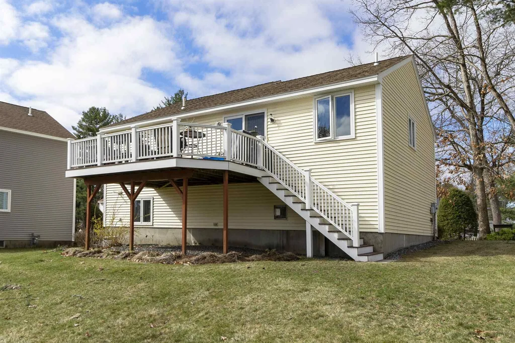 7 Fenwick Street Nashua NH 03063