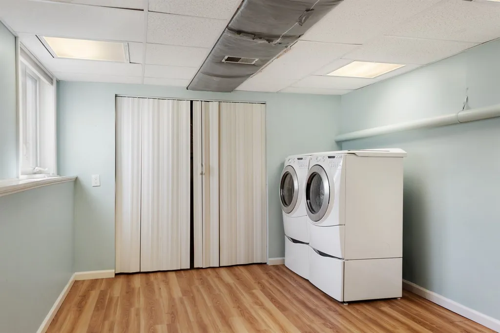 7 Fenwick Street Nashua NH 03063