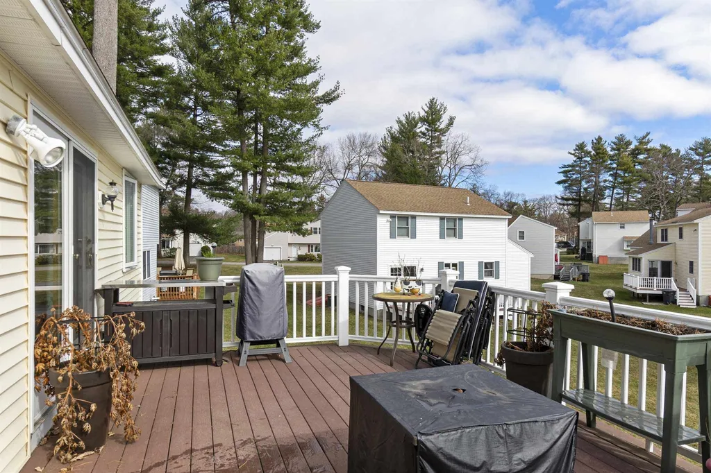 7 Fenwick Street Nashua NH 03063