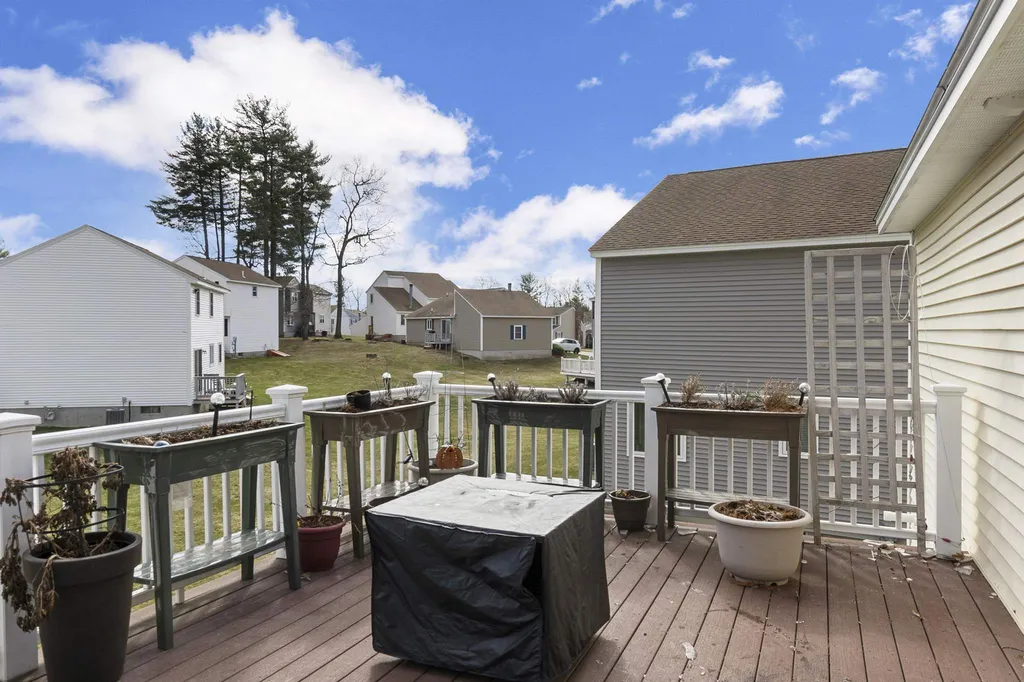 7 Fenwick Street Nashua NH 03063
