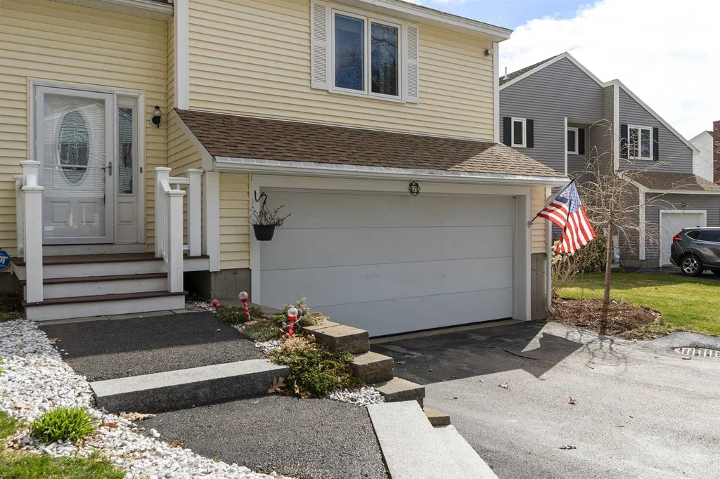7 Fenwick Street Nashua NH 03063