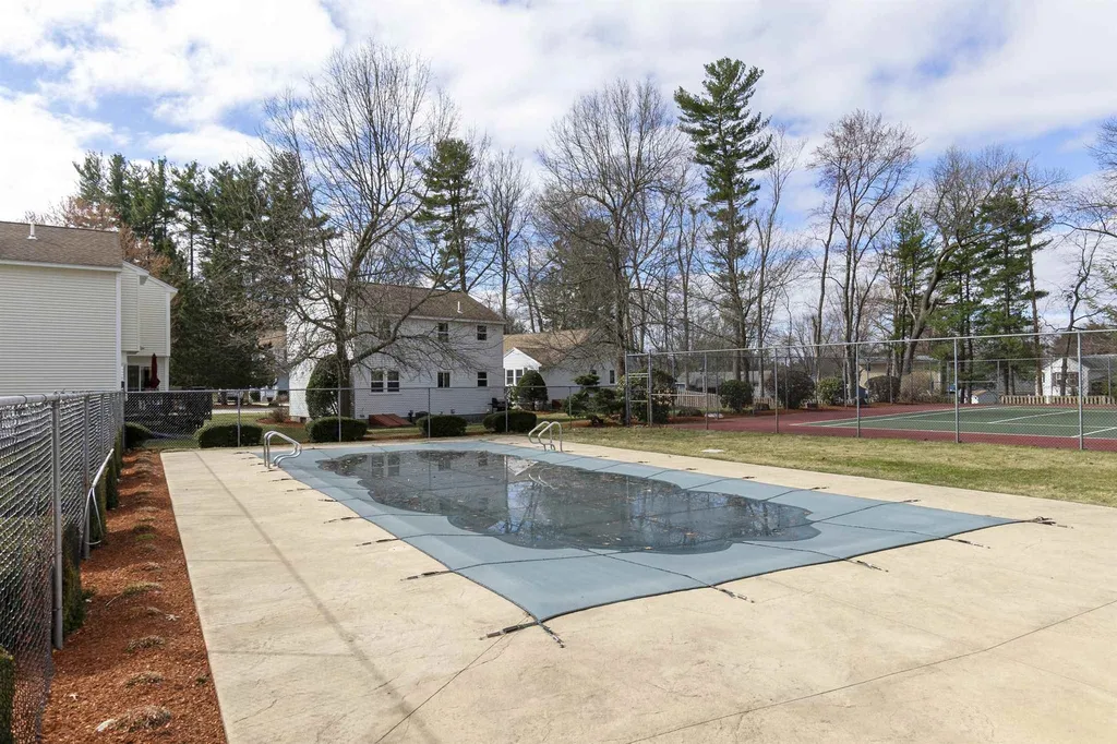 7 Fenwick Street Nashua NH 03063