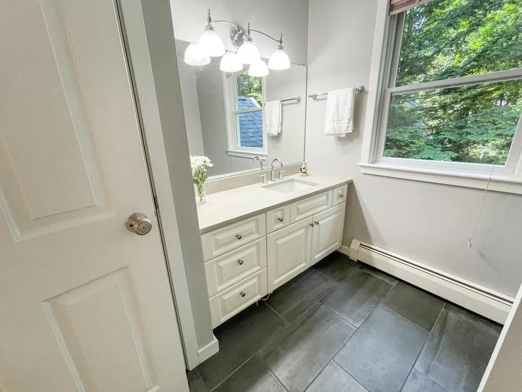 43 Cardinal Way Shelburne VT 05482