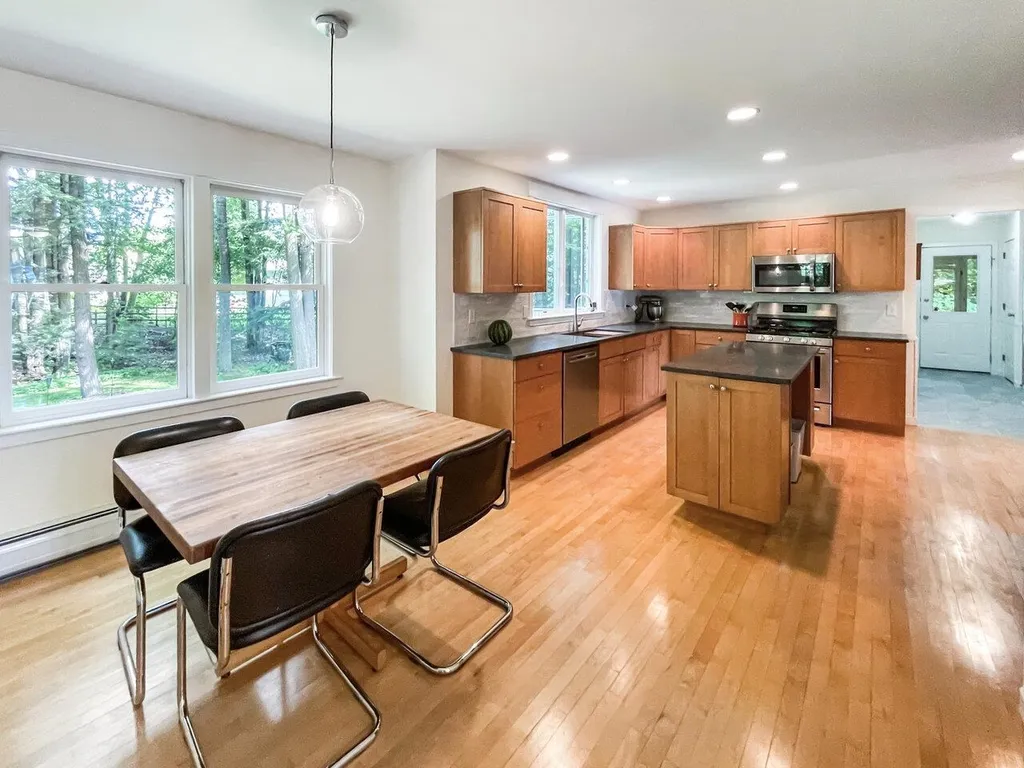 43 Cardinal Way Shelburne VT 05482