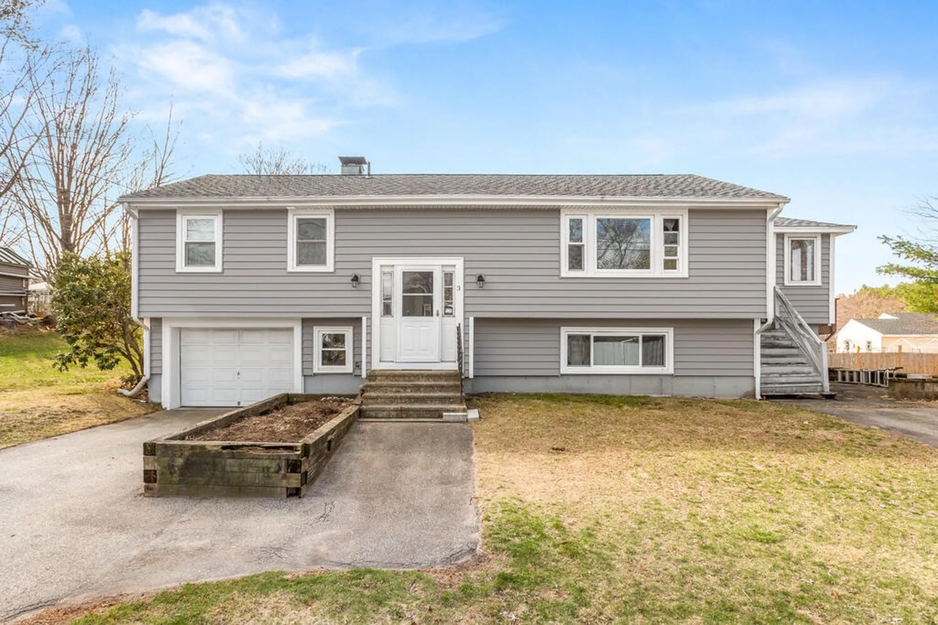 3 Silver Street Derry NH 03038
