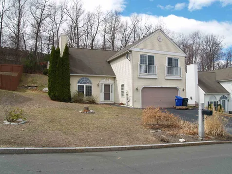 190 Heathrow Avenue Manchester NH 03104