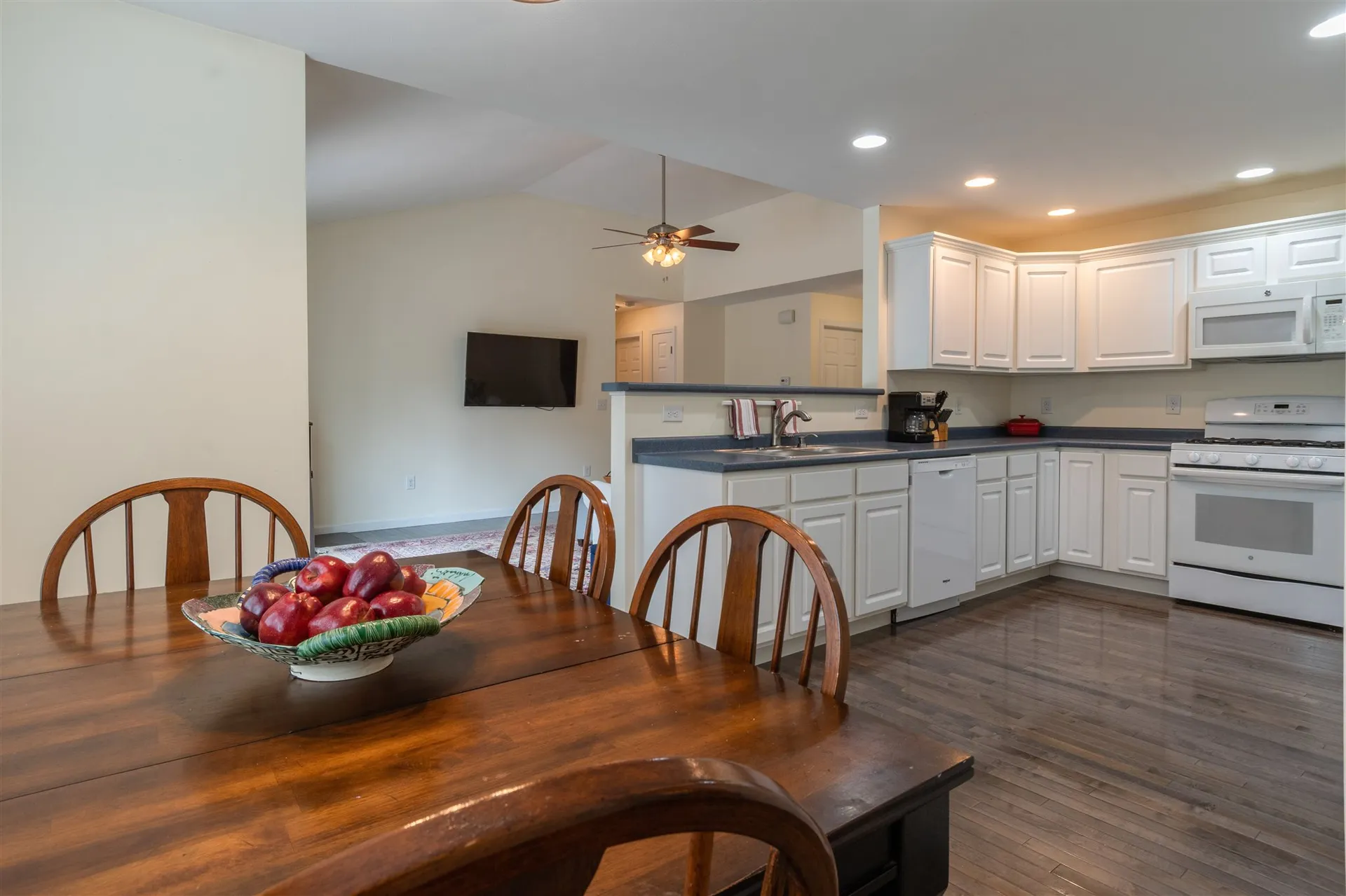 18 Hutchinson Hill Road Brookline NH 03033
