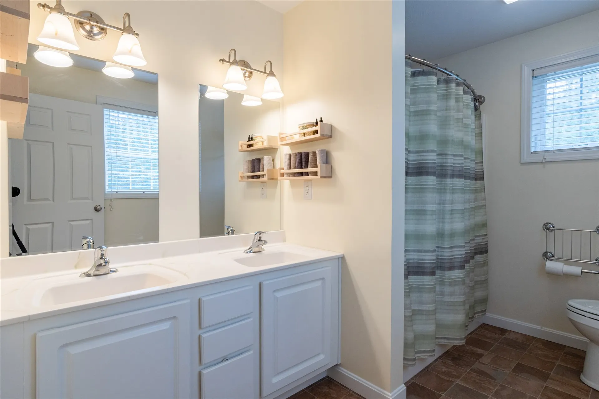 18 Hutchinson Hill Road Brookline NH 03033