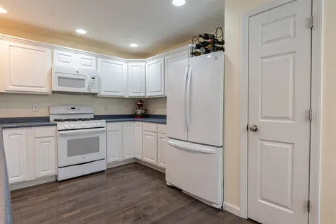 18 Hutchinson Hill Road Brookline NH 03033