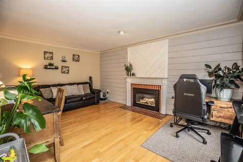 11 Wood Hill Drive Auburn NH 03032