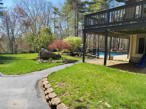 11 Wood Hill Drive Auburn NH 03032