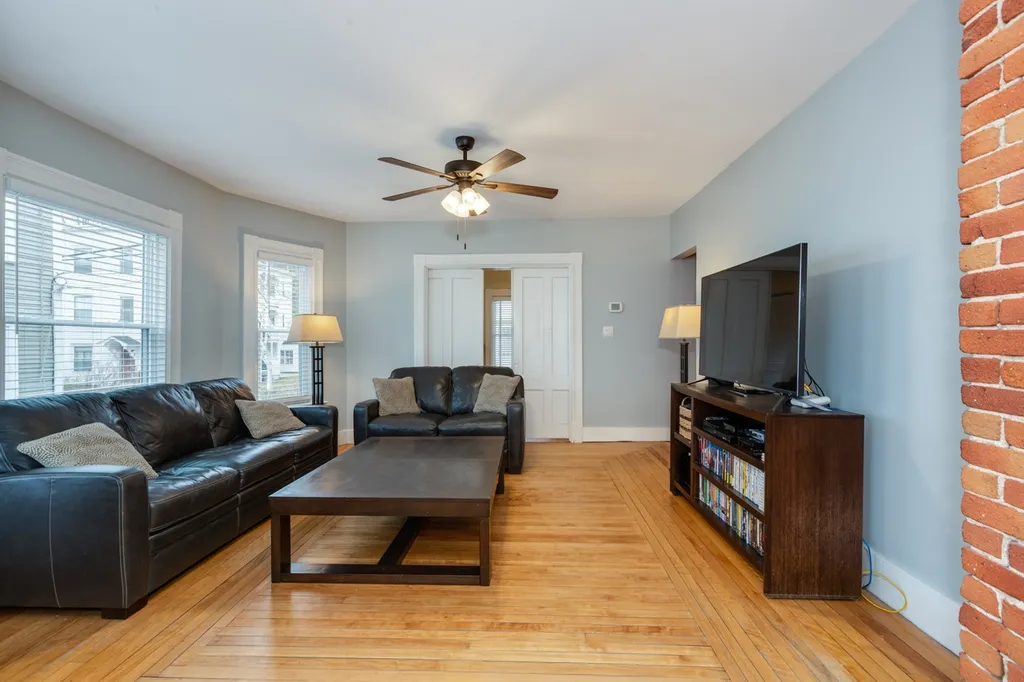 223 Sagamore Street Manchester NH 03104