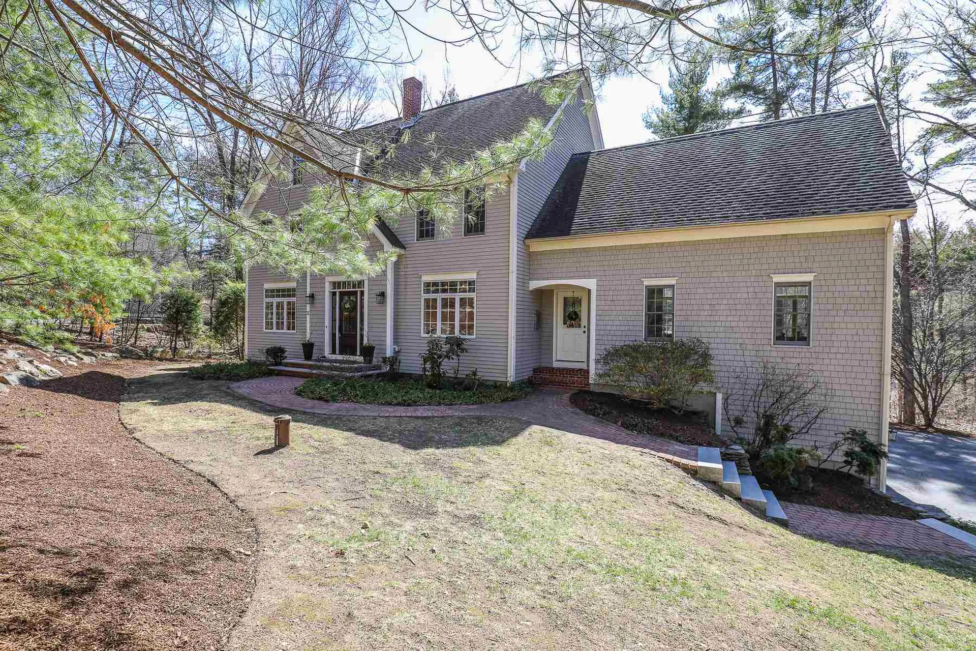 11 Pembroke Way Bedford NH 03110