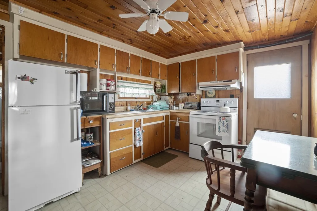 187 Saint James Avenue Milton NH 03851