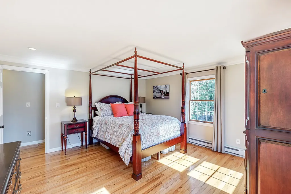 17 Hemlock Street Rochester NH 03867