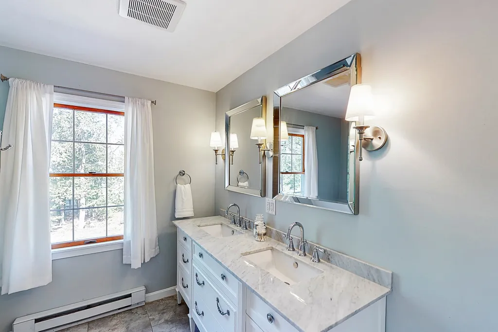 17 Hemlock Street Rochester NH 03867