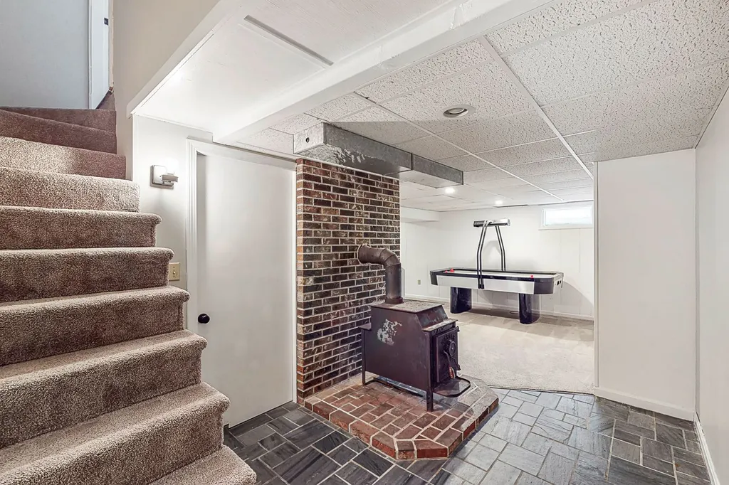 17 Hemlock Street Rochester NH 03867