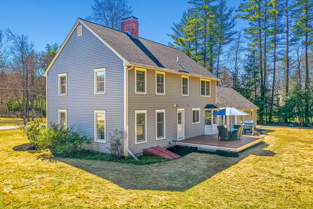 17 Hemlock Street Rochester NH 03867