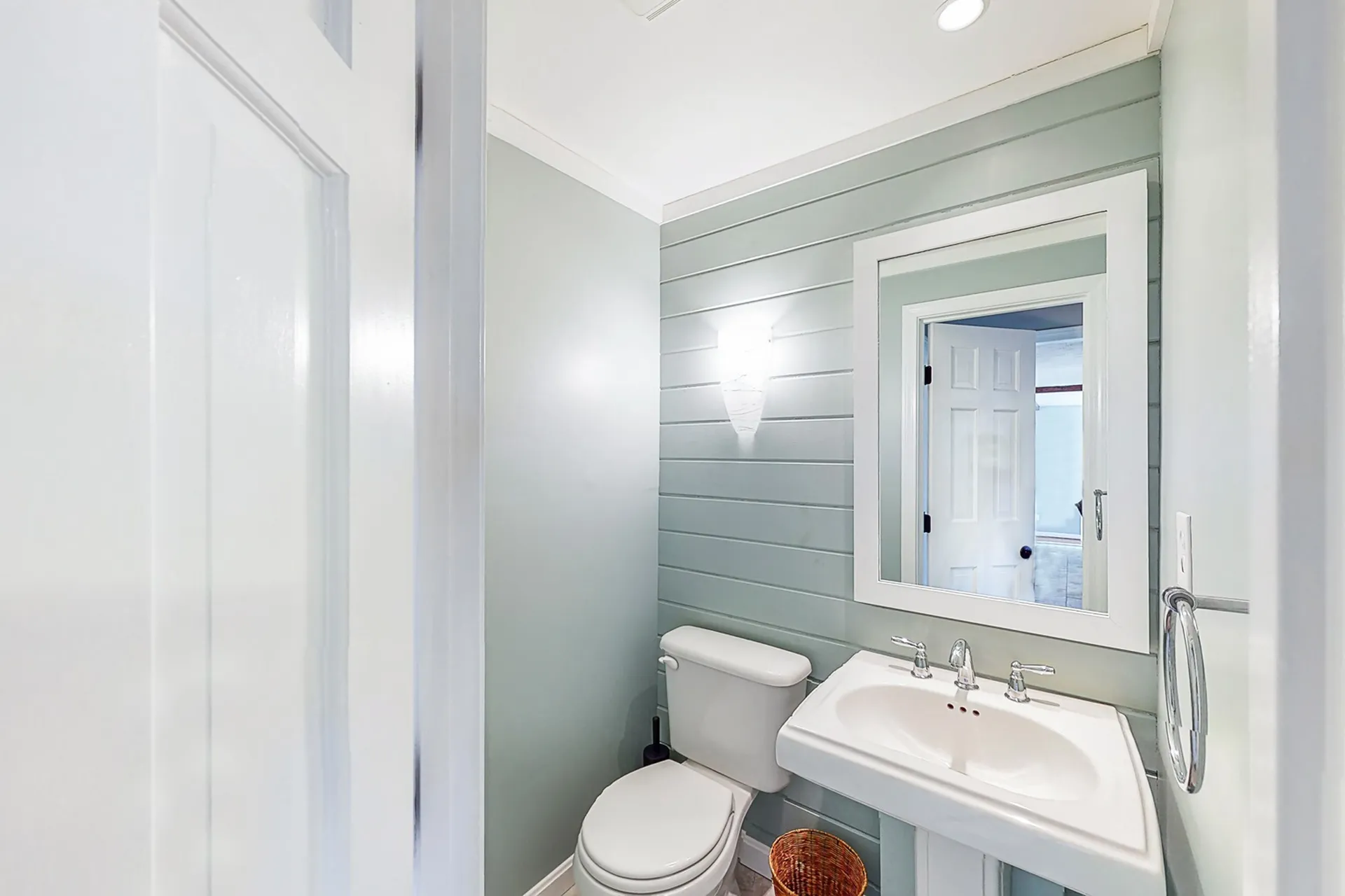 17 Hemlock Street Rochester NH 03867