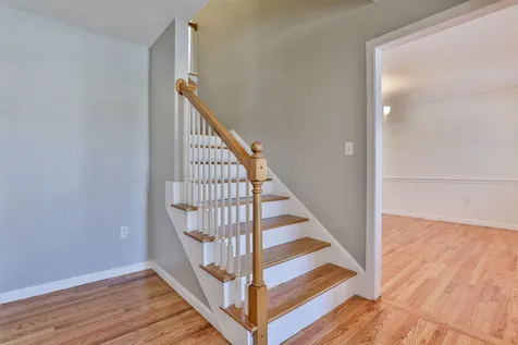 9 Queensway Circle Nashua NH 03062