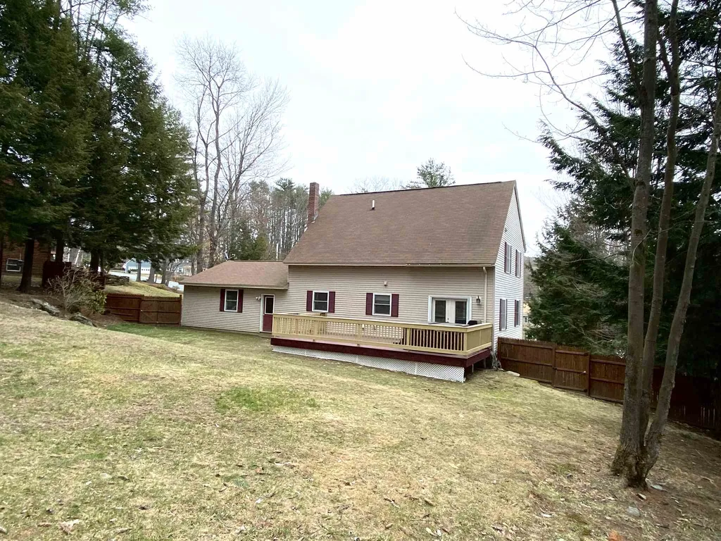 76 Ledgewood Road Claremont NH 03743
