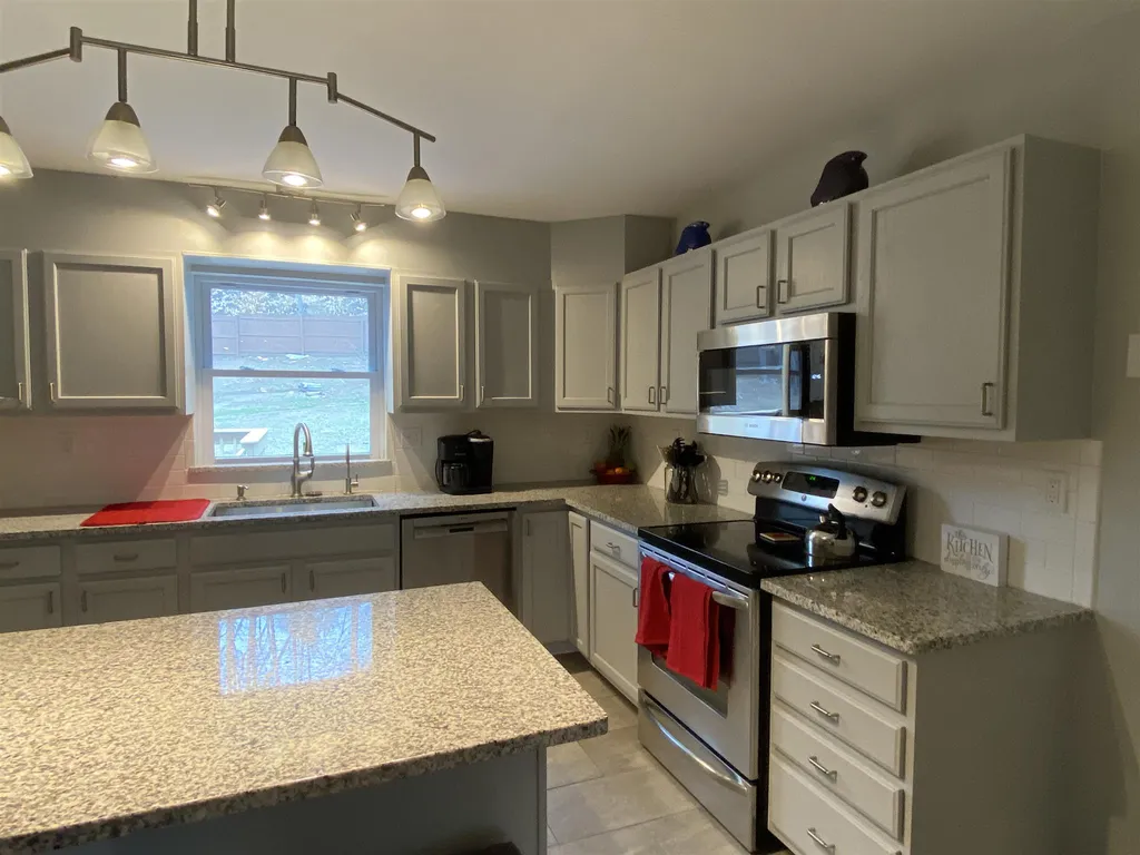 76 Ledgewood Road Claremont NH 03743