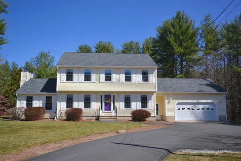 4 Spicebush Circle Litchfield NH 03052