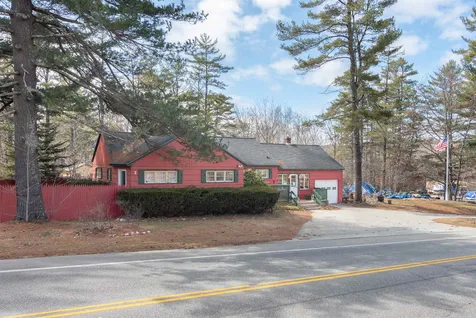 686 Endicott N Street Laconia NH 03246