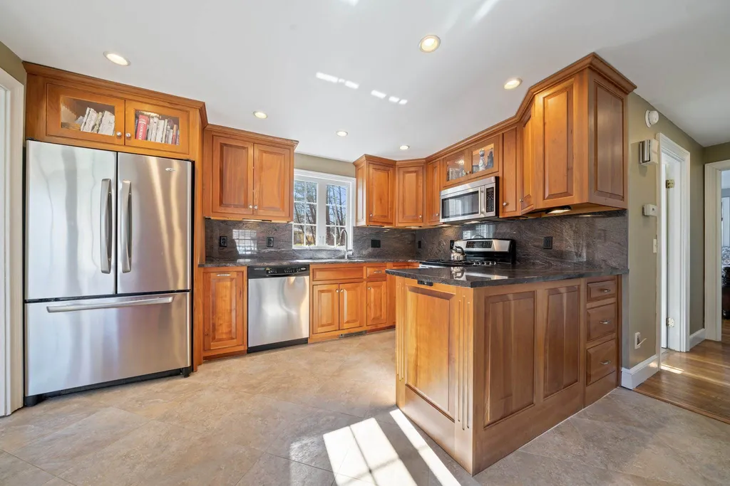 4 Highland Road Atkinson NH 03811