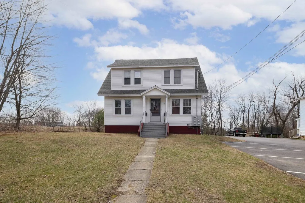 214 Myrtle Avenue Portsmouth NH 03801