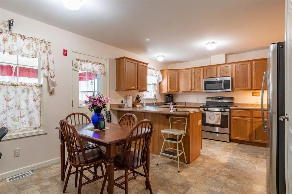 9 Skyview Drive Nashua NH 03062