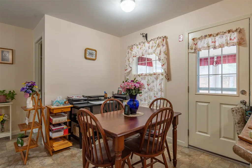 9 Skyview Drive Nashua NH 03062