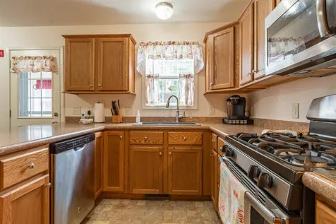9 Skyview Drive Nashua NH 03062