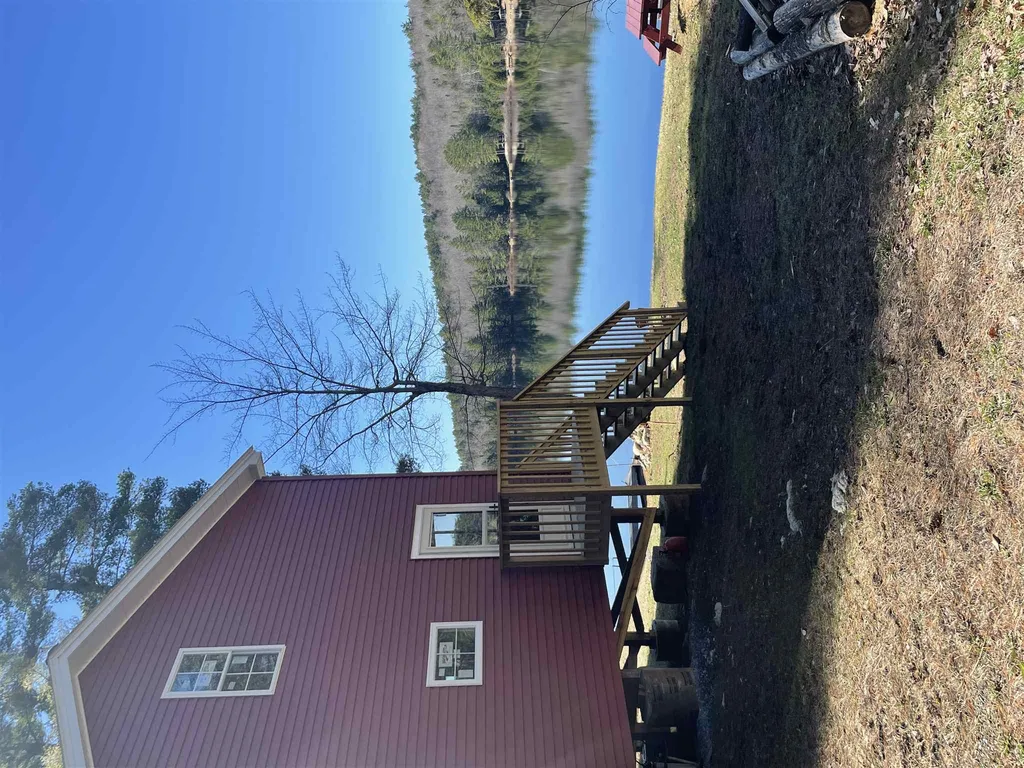318 Round Pond Lane Newbury VT 05033
