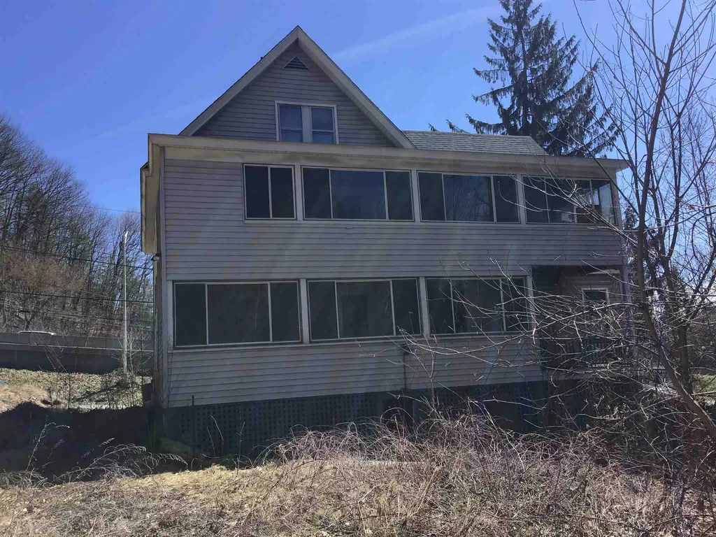 90 Barnes Avenue Hartford VT 05001
