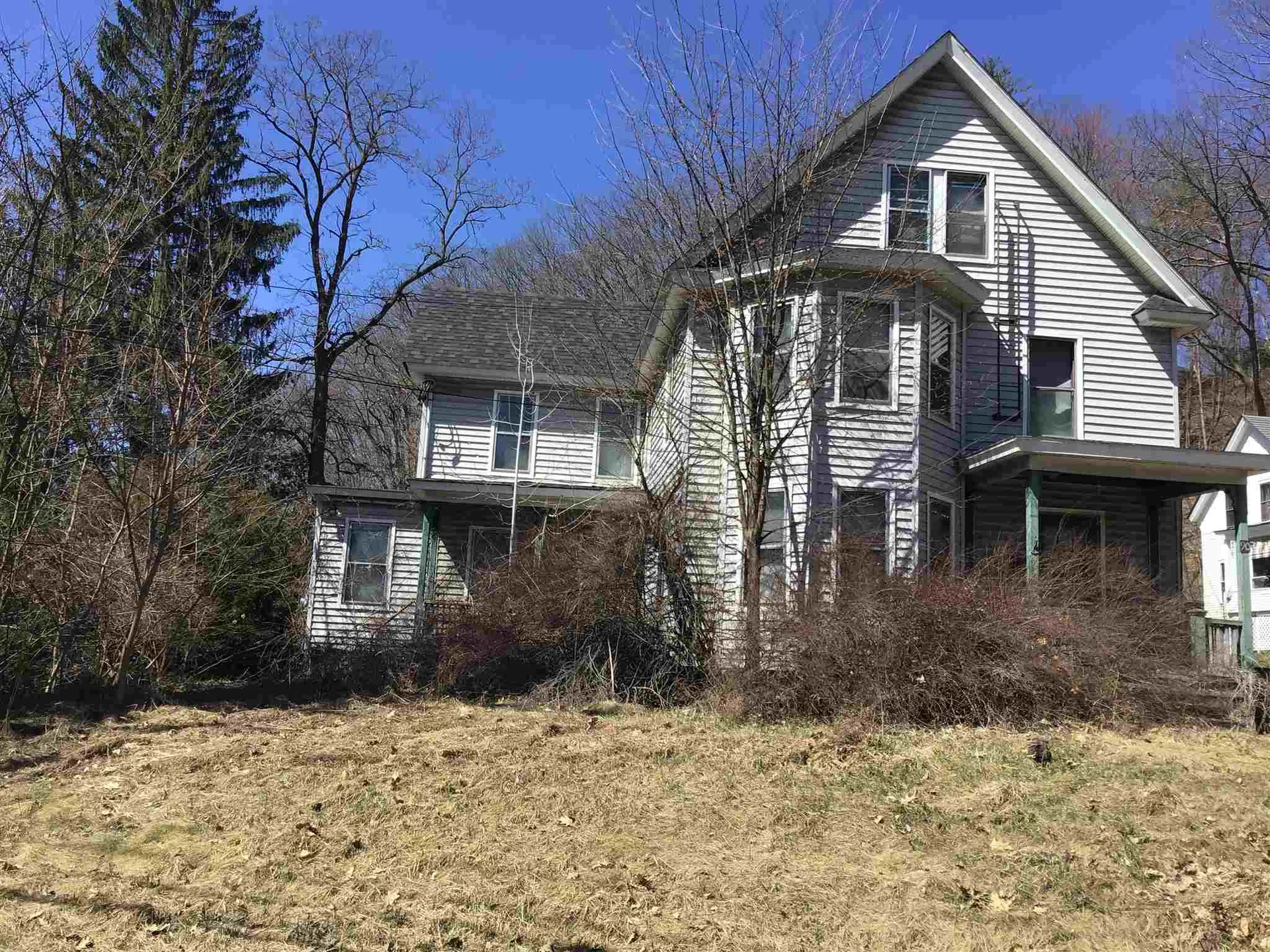 90 Barnes Avenue Hartford VT 05001