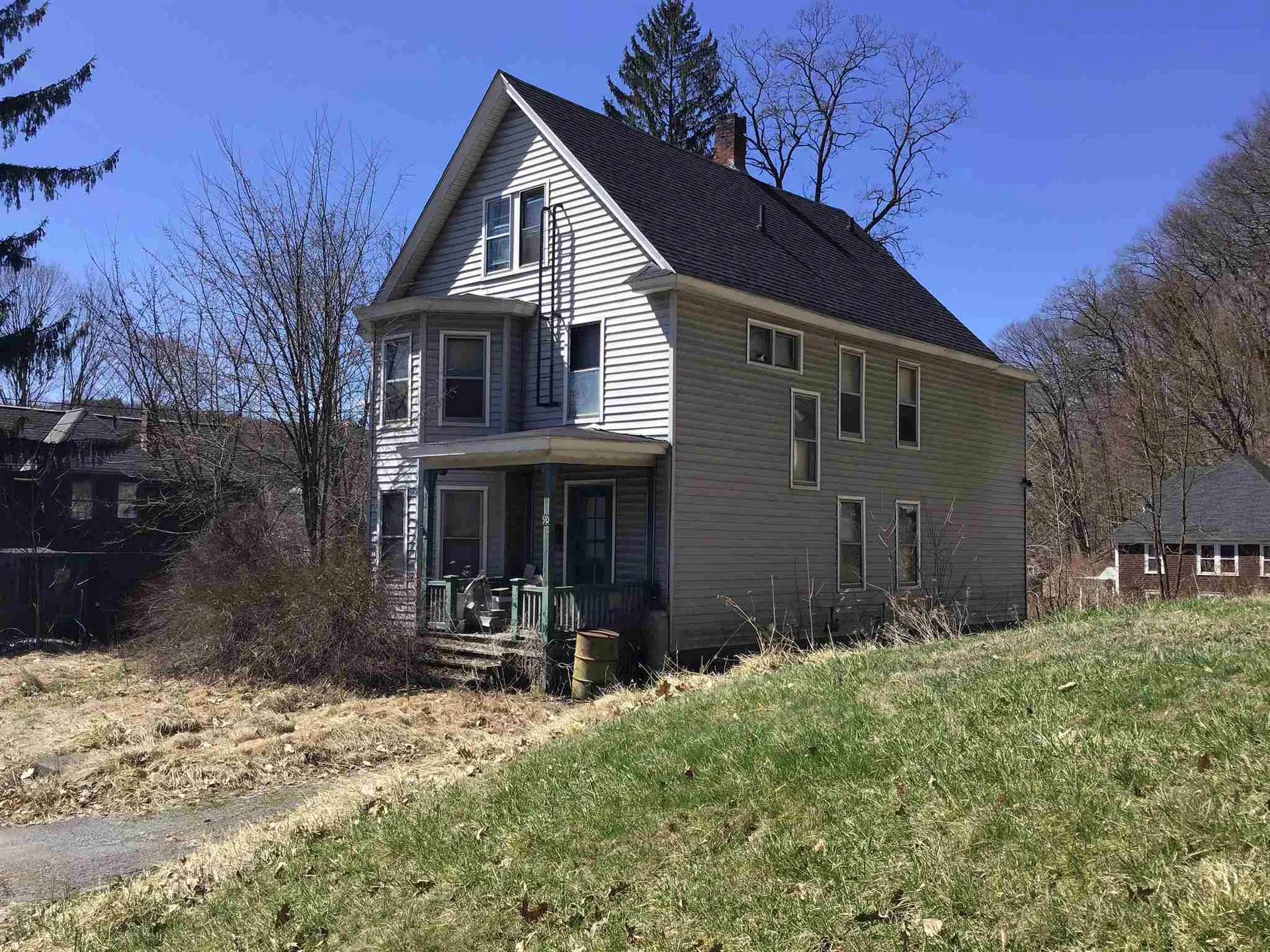 90 Barnes Avenue Hartford VT 05001