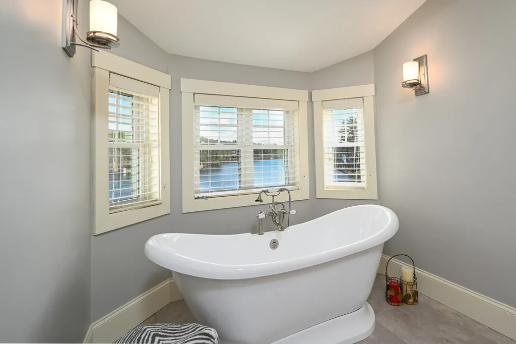 8 Island Drive Laconia NH 03246
